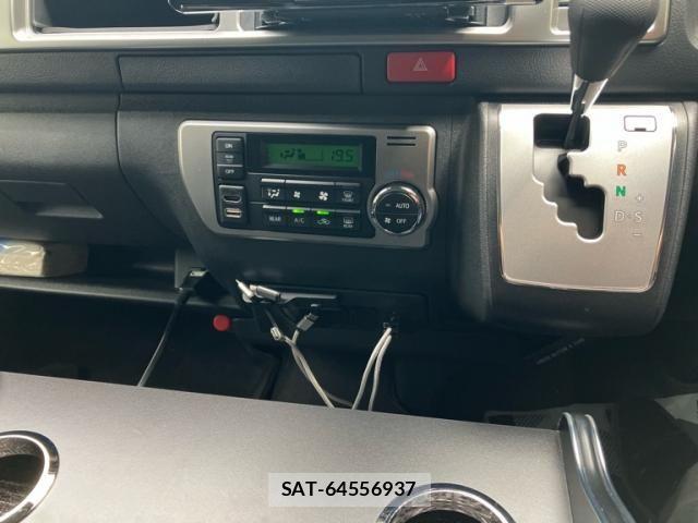 Toyota HIACE WAGON 2023-01 8562111-15