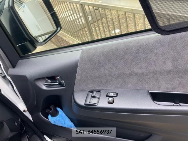 Toyota HIACE WAGON 2023-01 8562111-8