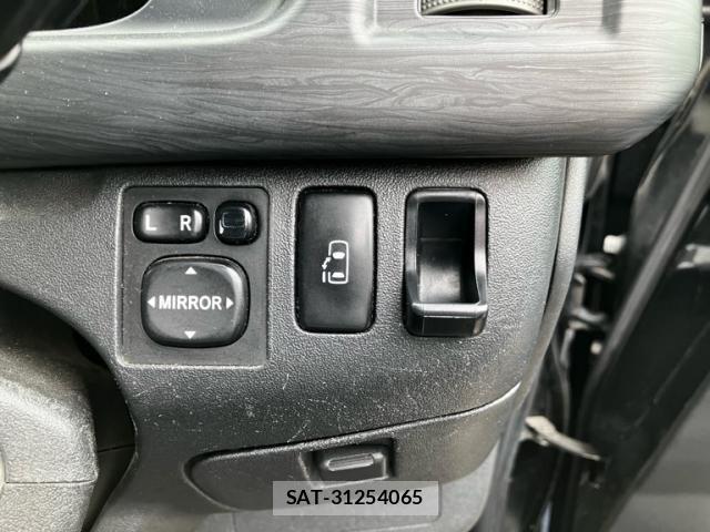 Toyota HIACE WAGON 2009-11 8627040-18