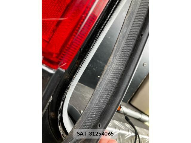 Toyota HIACE WAGON 2009-11 8627040-26