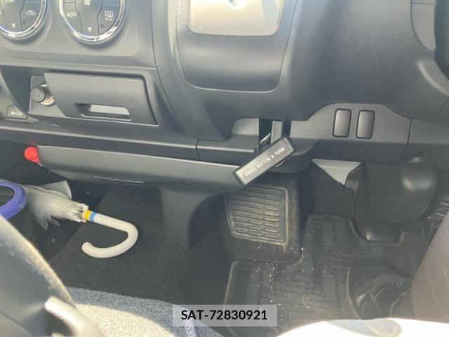 Toyota HIACE WAGON 2013-10 8666247-20