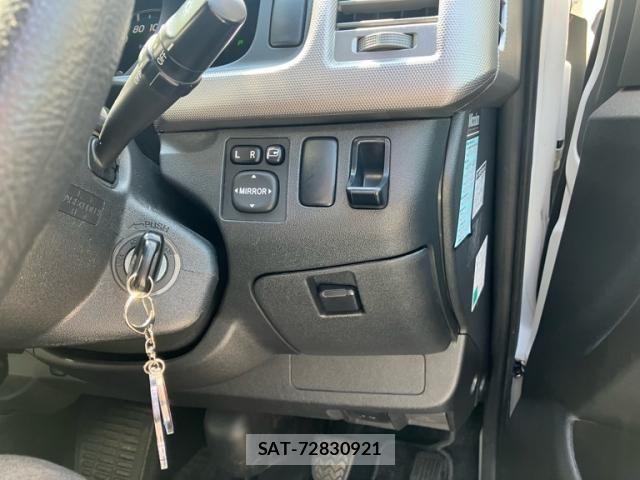 Toyota HIACE WAGON 2013-10 8666247-21