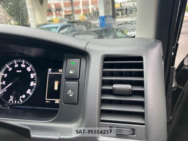 Toyota HIACE WAGON 2023-01 8742596-23