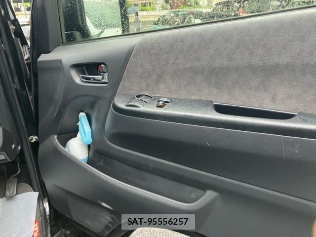 Toyota HIACE WAGON 2023-01 8742596-24