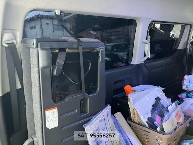 Toyota HIACE WAGON 2023-01 8742596-26