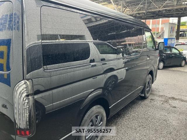 Toyota HIACE WAGON 2023-01 8742596-3