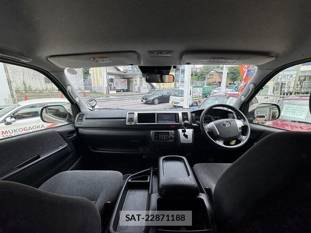 Toyota HIACE WAGON 2020-04 8829325-1