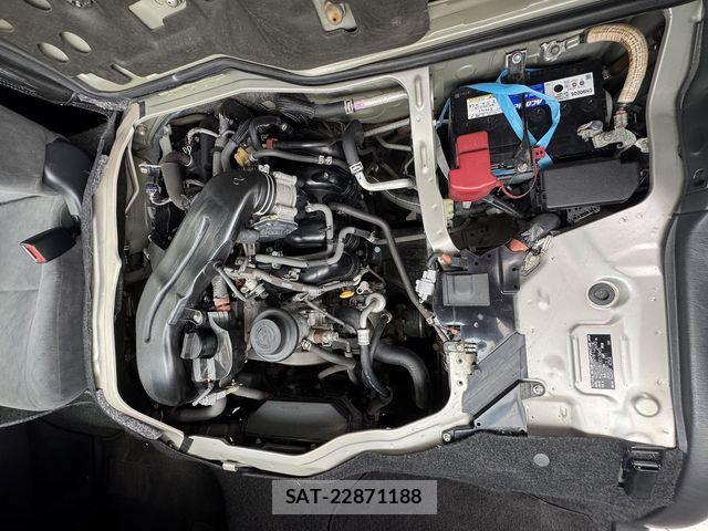 Toyota HIACE WAGON 2020-04 8829325-28