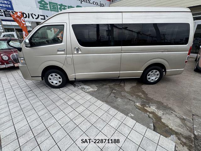 Toyota HIACE WAGON 2020-04 8829325-8