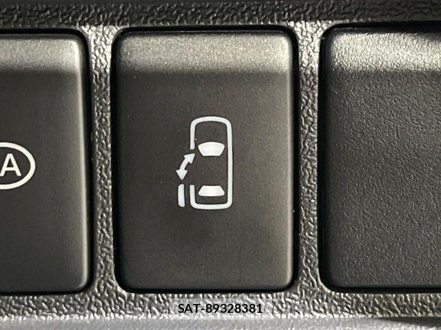 Toyota HIACE WAGON 2023-09 8829324-4