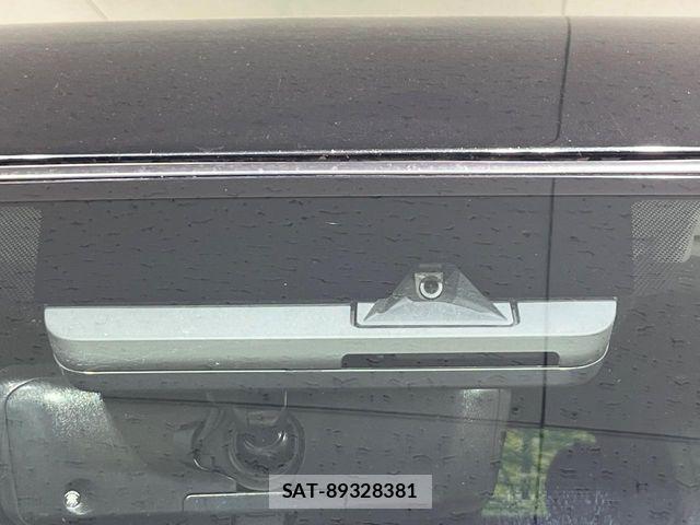 Toyota HIACE WAGON 2023-09 8829324-5