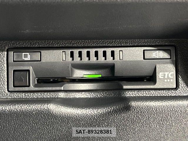Toyota HIACE WAGON 2023-09 8829324-7