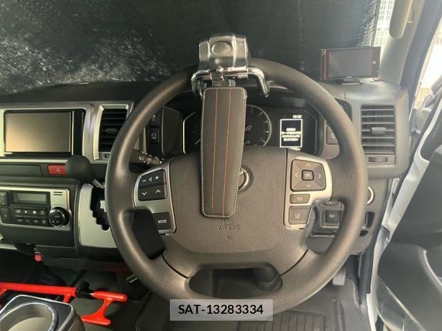 Toyota HIACE WAGON 2023-04 8829323-13