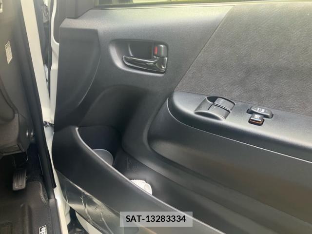 Toyota HIACE WAGON 2023-04 8829323-15