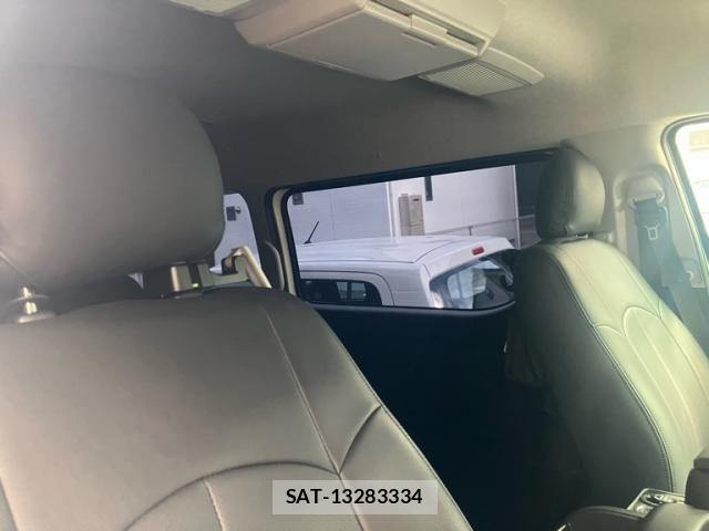 Toyota HIACE WAGON 2023-04 8829323-16