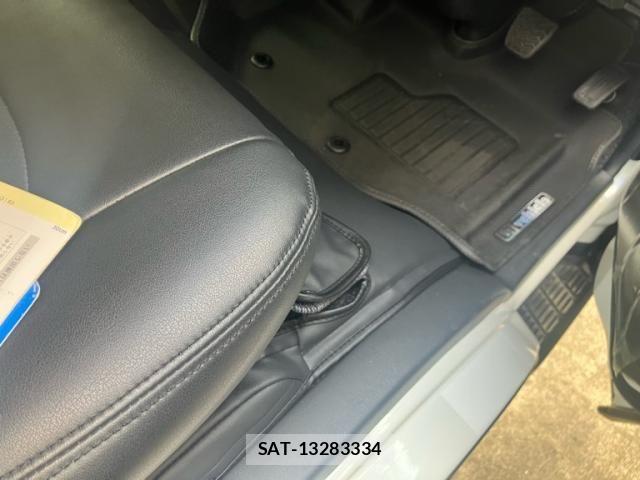 Toyota HIACE WAGON 2023-04 8829323-17