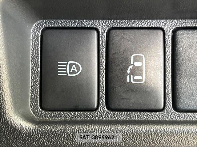 Toyota HIACE WAGON 2022-02 8849253-3