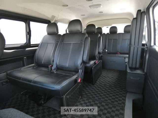 Toyota HIACE WAGON 2023-10 8880018-17
