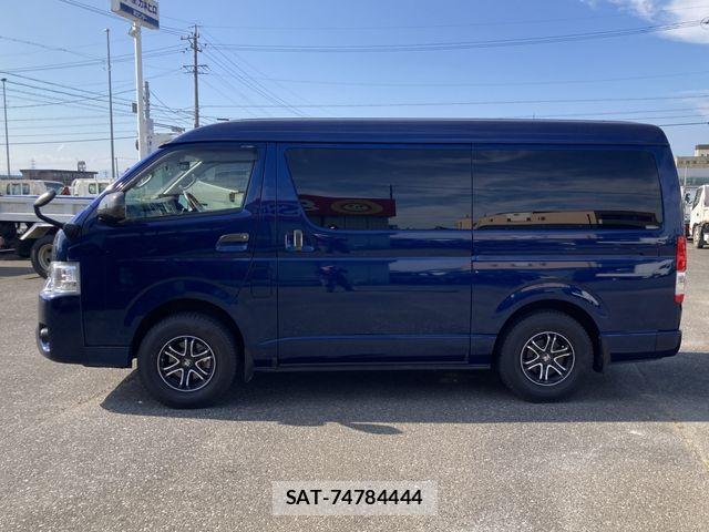 Toyota HIACE WAGON 2019-03 8880020-2
