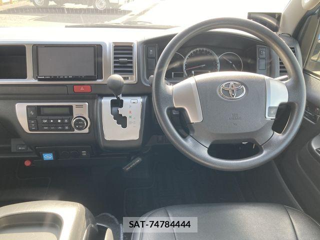 Toyota HIACE WAGON 2019-03 8880020-7