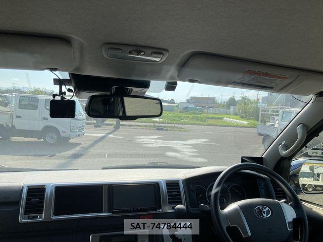 Toyota HIACE WAGON 2019-03 8880020-8