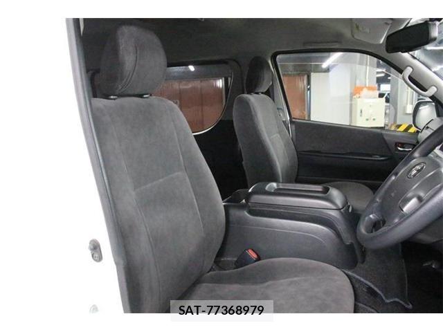 Toyota HIACE WAGON 2019-03 8880021-27