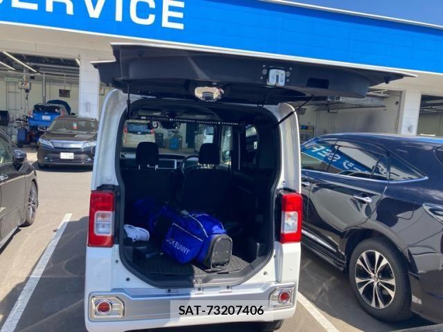Daihatsu HIJET CADDIE 2018-03 7216142-11
