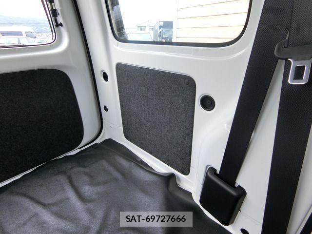 Daihatsu HIJET CARGO 2018-02 1092029-18