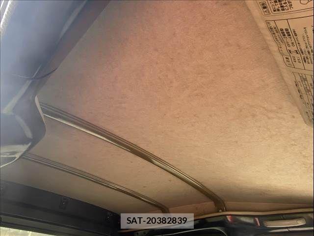 Daihatsu HIJET CARGO 2010-11 4371082-5
