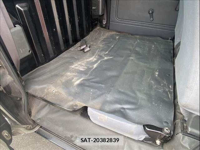 Daihatsu HIJET CARGO 2010-11 4371082-7