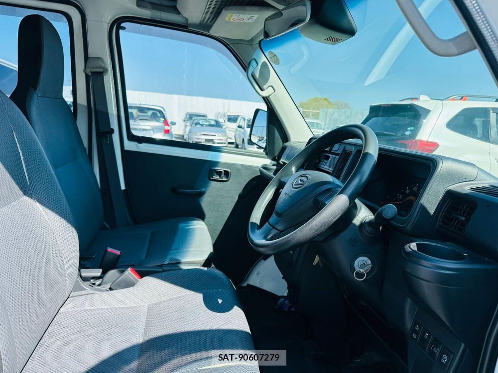 Daihatsu HIJET CARGO 2020 5048082-11