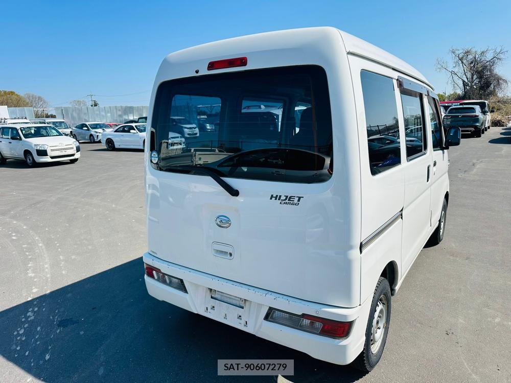 Daihatsu HIJET CARGO 2020 5048082-4