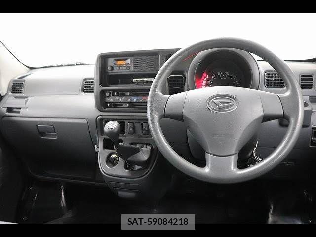 Daihatsu HIJET CARGO 2017-03 5869072-1