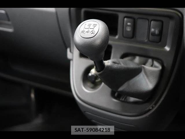 Daihatsu HIJET CARGO 2017-03 5869072-2