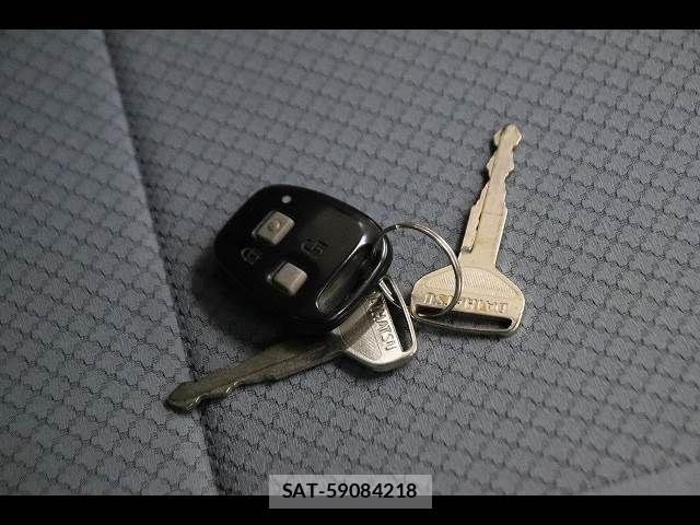 Daihatsu HIJET CARGO 2017-03 5869072-6