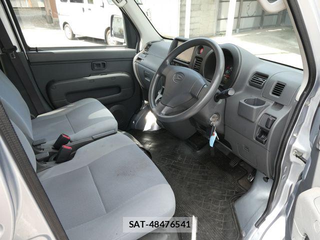 Daihatsu HIJET CARGO 2014-04 5869074-9