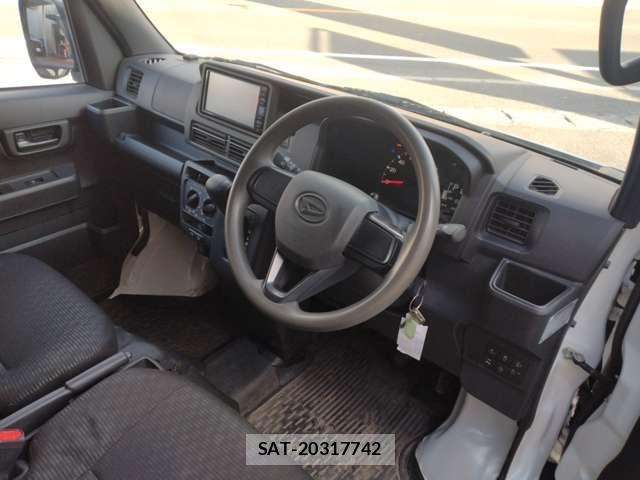 Daihatsu HIJET CARGO 2022-03 6000392-4