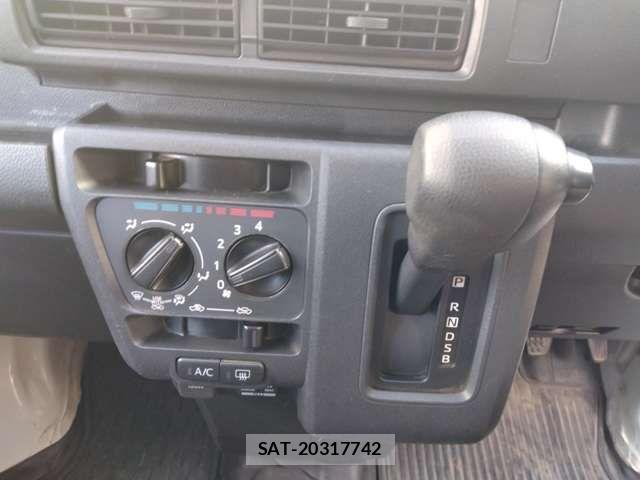 Daihatsu HIJET CARGO 2022-03 6000392-5
