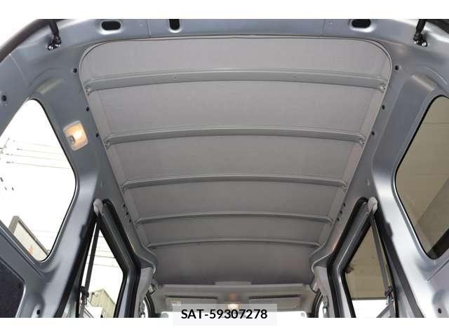 Daihatsu HIJET CARGO 2026-04 6215370-21