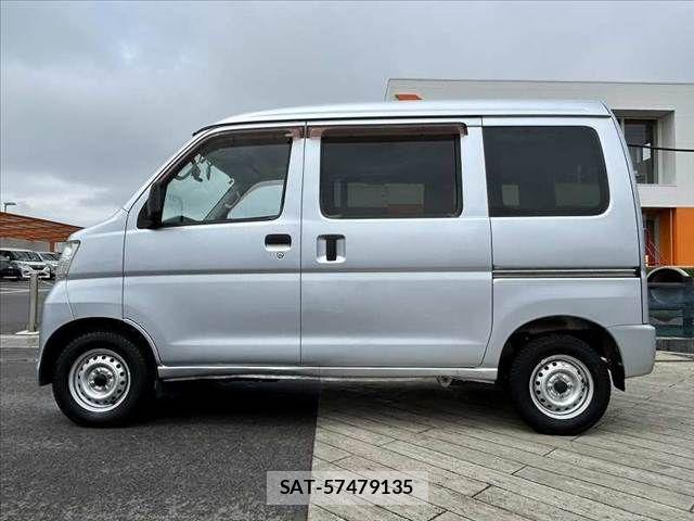 Daihatsu HIJET CARGO 2017-11 6244402-10