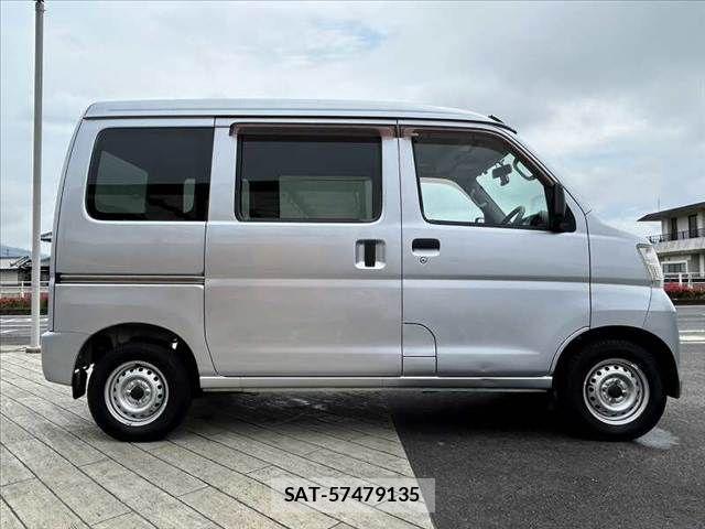 Daihatsu HIJET CARGO 2017-11 6244402-11