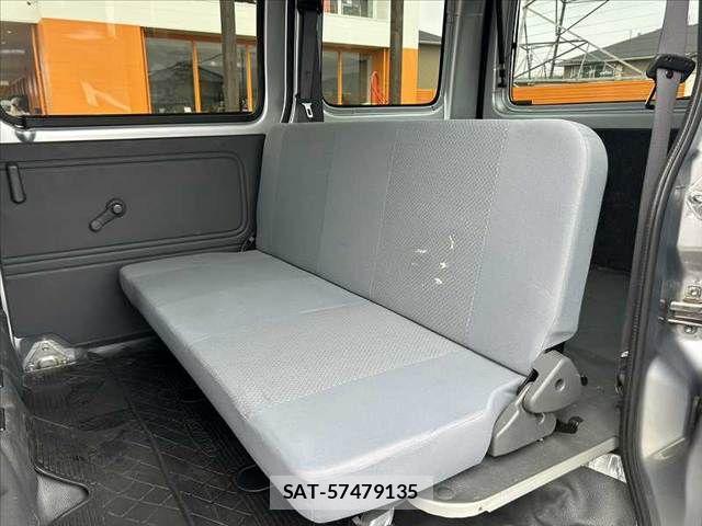 Daihatsu HIJET CARGO 2017-11 6244402-17
