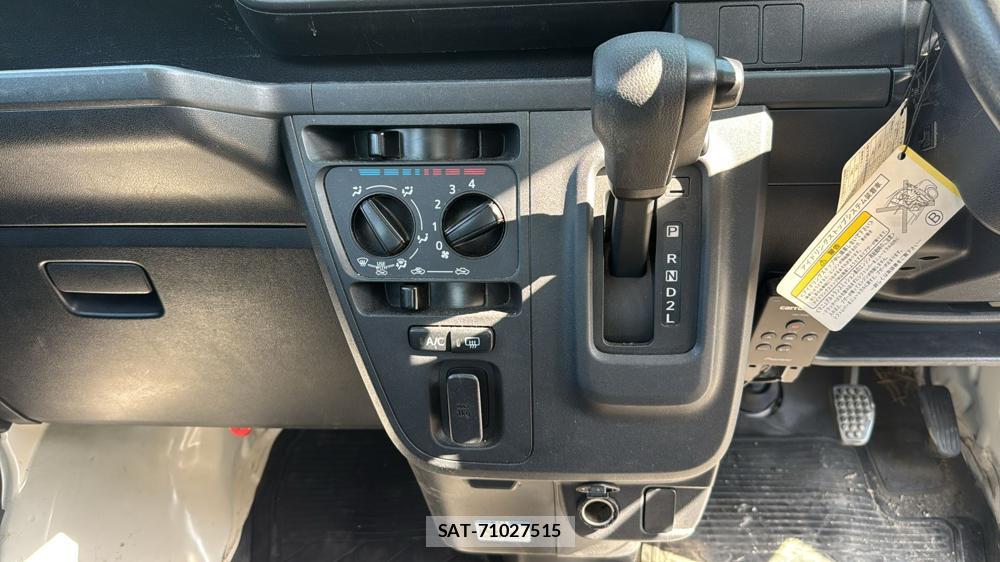 Daihatsu HIJET CARGO 2020 5952919-17