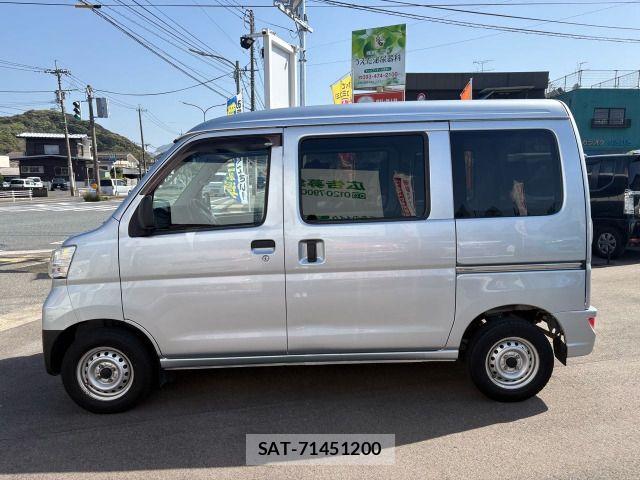 Daihatsu HIJET CARGO 2017-11 6676242-3