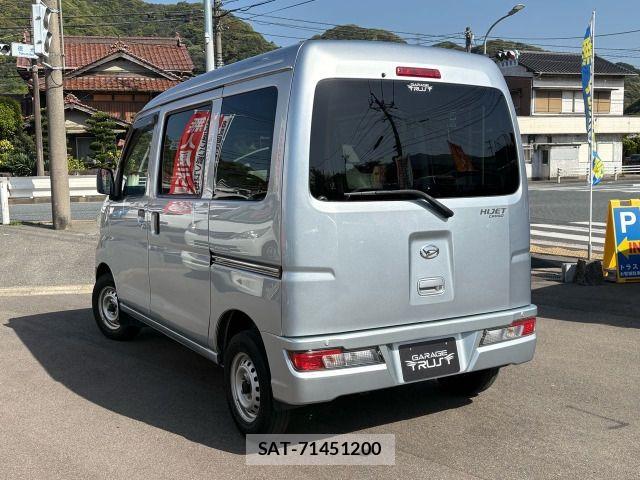 Daihatsu HIJET CARGO 2017-11 6676242-4