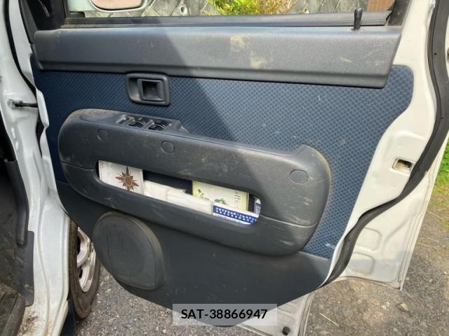 Daihatsu HIJET CARGO 2017-08 6906133-12