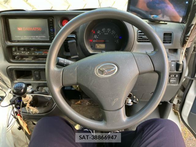 Daihatsu HIJET CARGO 2017-08 6906133-16