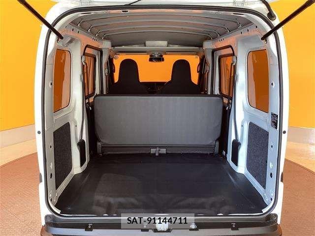 Daihatsu HIJET CARGO 2025-02 6906102-17