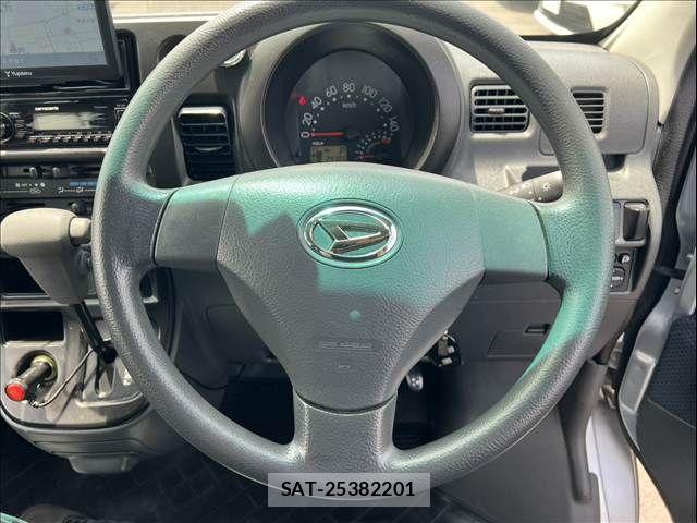 Daihatsu HIJET CARGO 2014-07 7058802-24