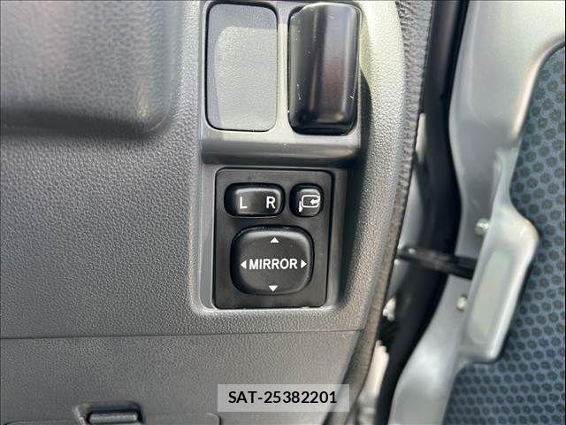 Daihatsu HIJET CARGO 2014-07 7058802-25